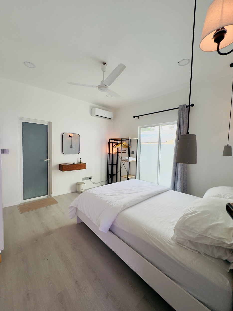 Double bedroom with ocean decor